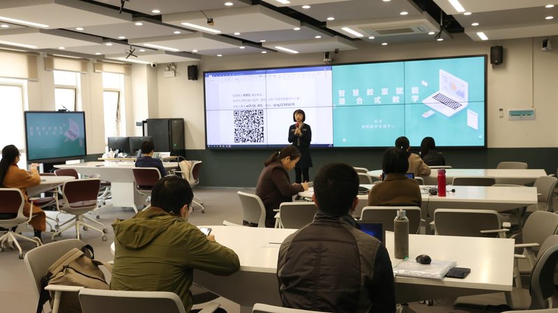 企业内训课程定制的第一步是明确需求。这包括但不限于以下方面：